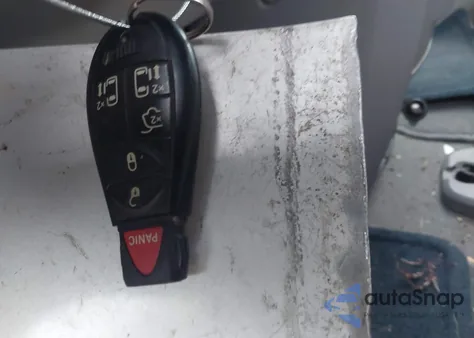 2010 Chrysler Town & Country Touring из США, поврежденный, VIN 2A4RR5D17AR373664